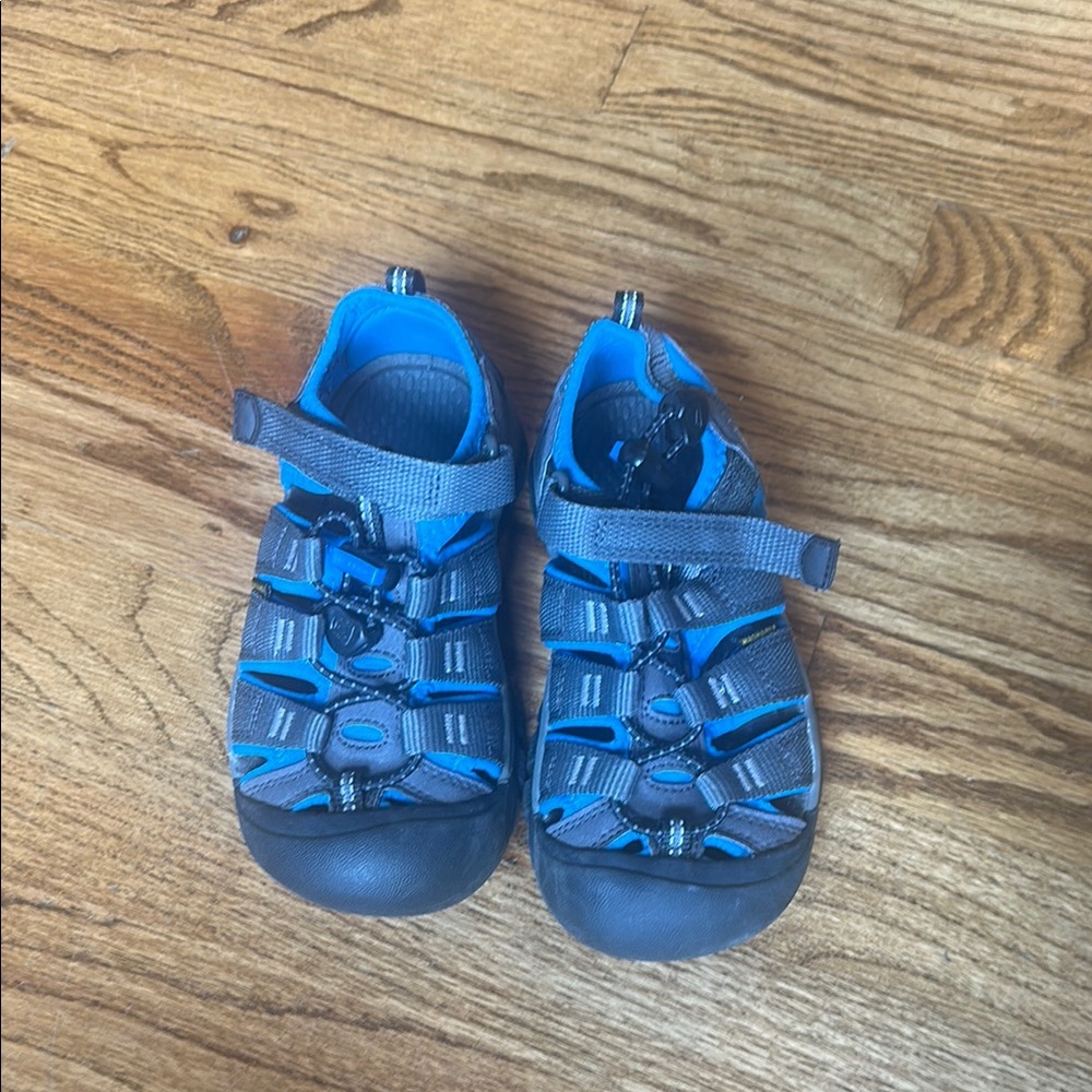 KEEN Unisex-Child Newport H2 Closed Toe Water Sandals
